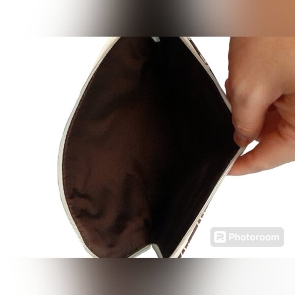 Charlotte Tilbury Cosmetic Bag -Large- - Picture 4 of 4